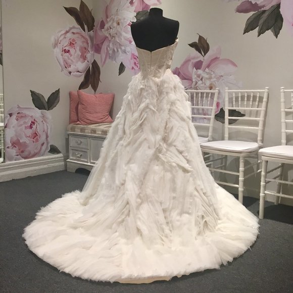 Badgley Mischka Wedding Gown! - Picture 4 of 4